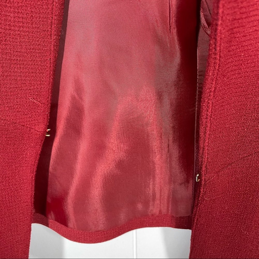 Tahari Deep Red Textured Mandarin Collar Blazer With Gold Accents 10 Petite - Picture 4 of 5